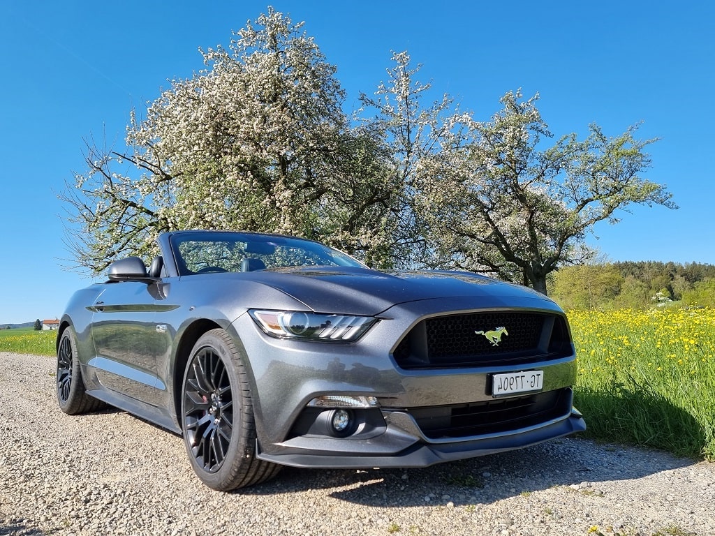 Ford Mustang Cabriolet Front-min
